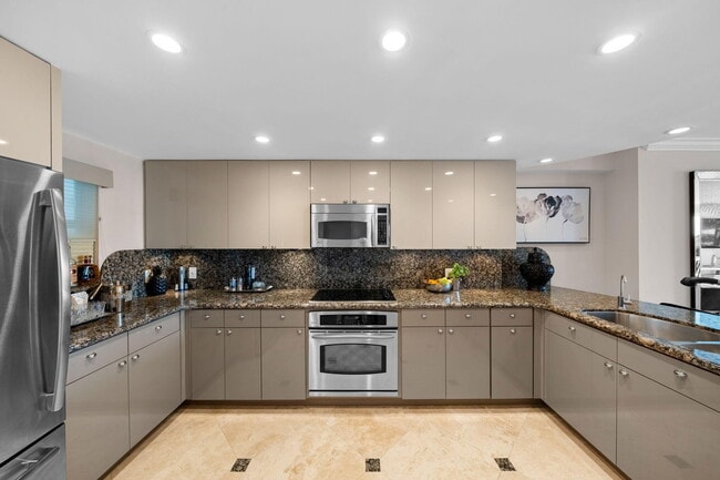 Photo - 511 Bayshore Dr Unit 606