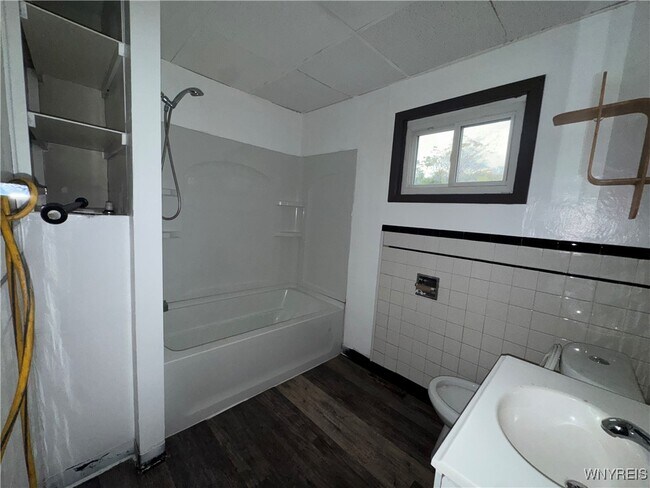 Photo - 108 Schutrum St