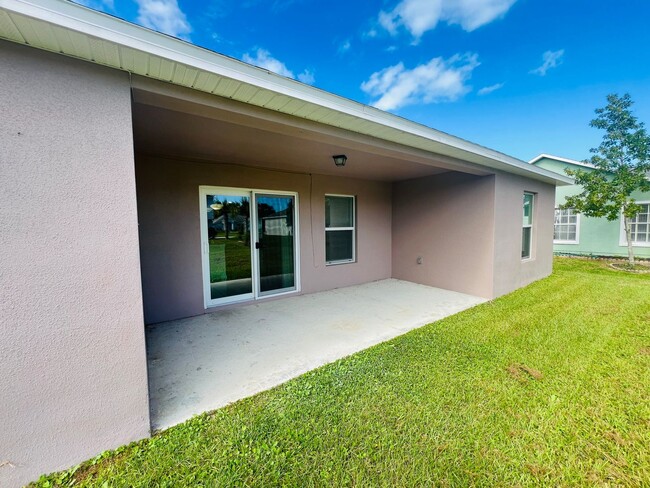 Photo - GORGEOUS 4 Bedroom/ 2 Bathroom in Palm Bay!!