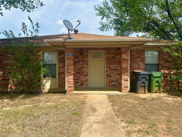 Building Photo - 2301 Lido Ln