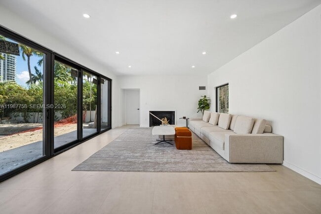 Photo - 5661 Pine Tree Dr