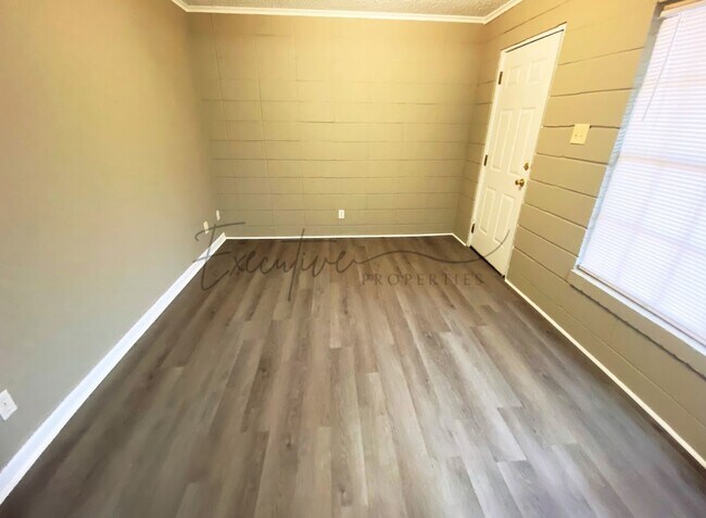 Photo - Cozy & Affordable 1-Bedroom Apartment – Al... Unit 419 Clarence St. #3