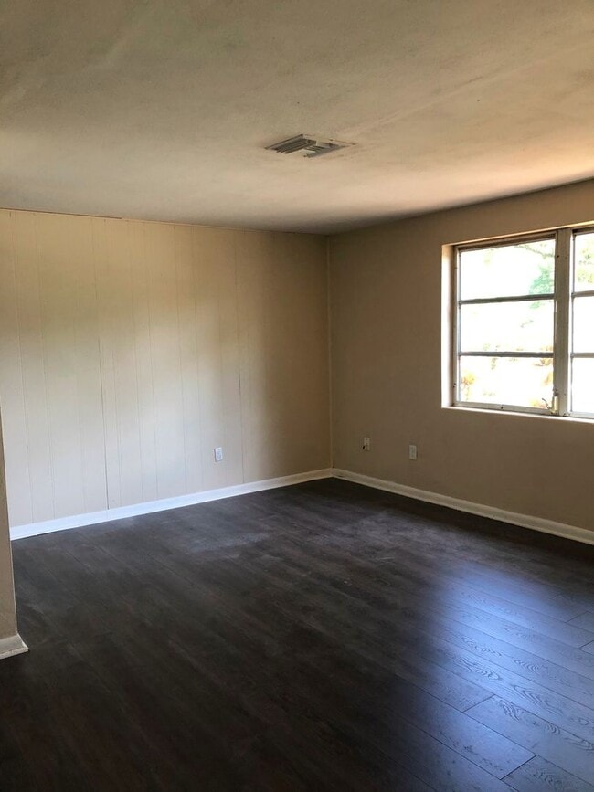 Photo - 2 Bed 1 Bath Home | Carport | Central AC | Pet Friendly | Washer Dryer Hook Ups | Section 8 Welcome