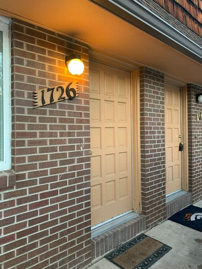 Photo - Beautiful 2 Bedroom Town Home! INCLUDED IN...