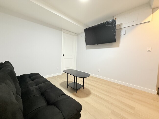 Photo - 1227 Henry Ford Centre Dr Unit Lower