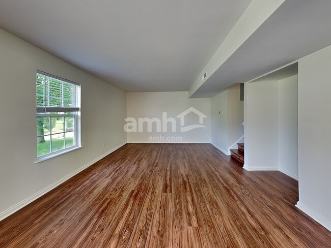 Photo - 953 Dorothy Dr