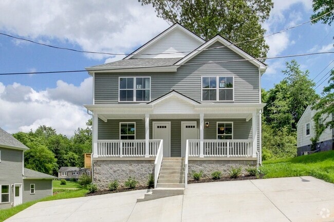 Building Photo - Two Story Duplex With Hardwood Flooring an... Rental