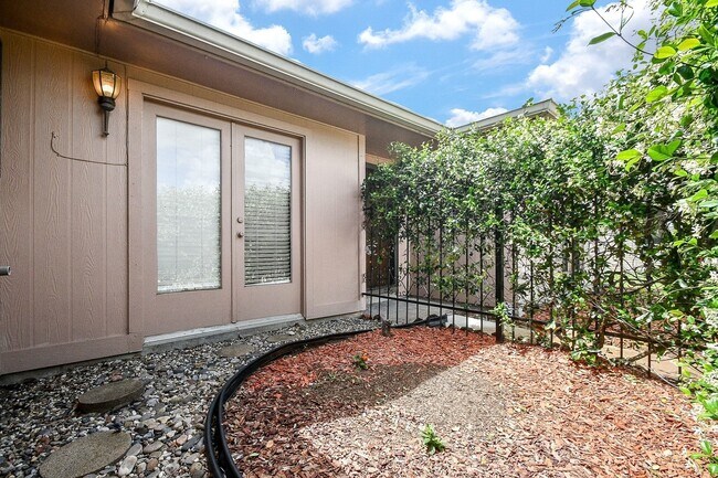 Photo - 4902 Rainwater Dr