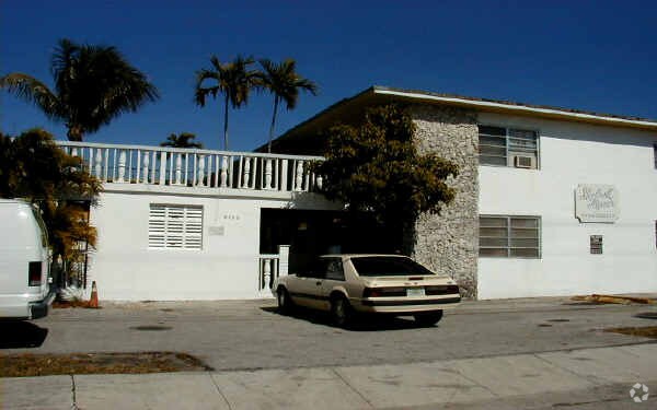 Petite Maison Apartments - Petite Maison Apartments