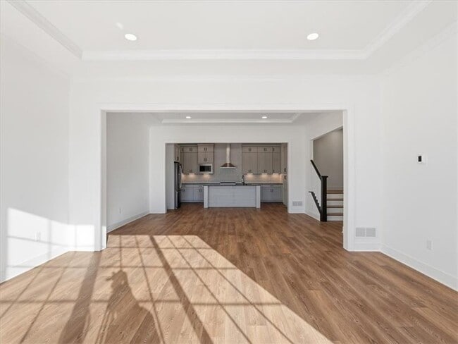 Photo - 302 Highbridge Ln