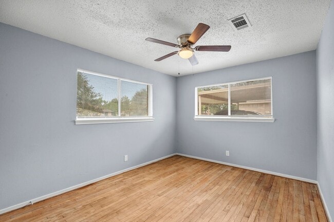 Photo - 7405 Carver Ave