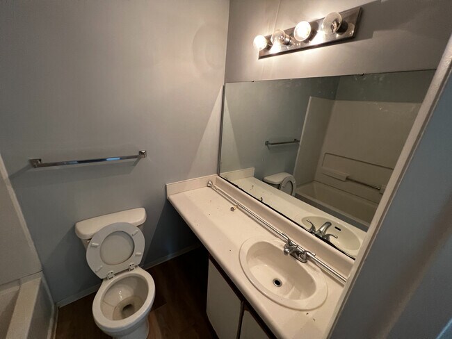 Room in Condo on Collegiate Cir