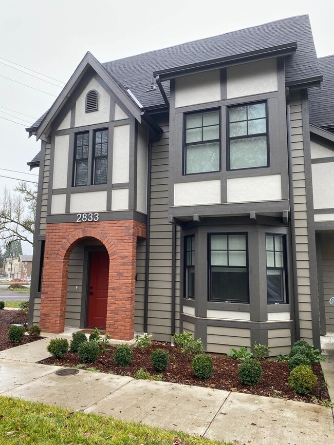 Photo - Deluxe 5 bedroom Campus House