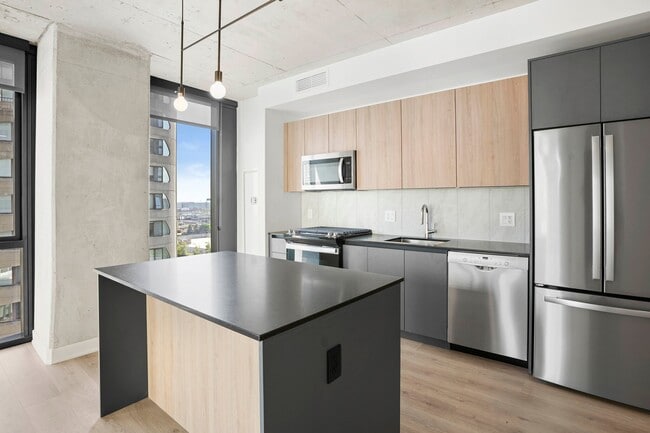 Photo - 244 W Polk St