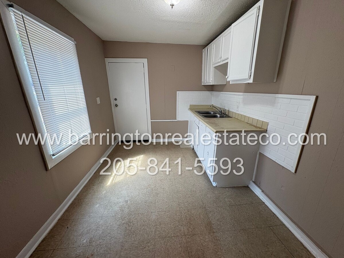 Photo - 310 14th St SW