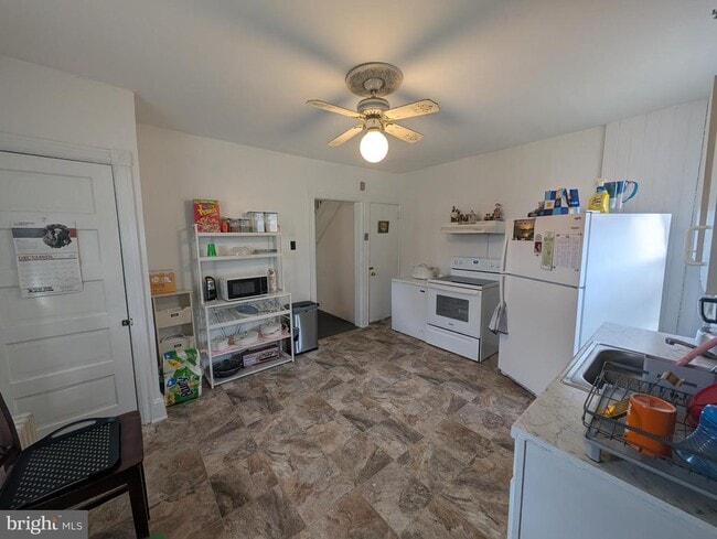 Photo - 106 Walnut St