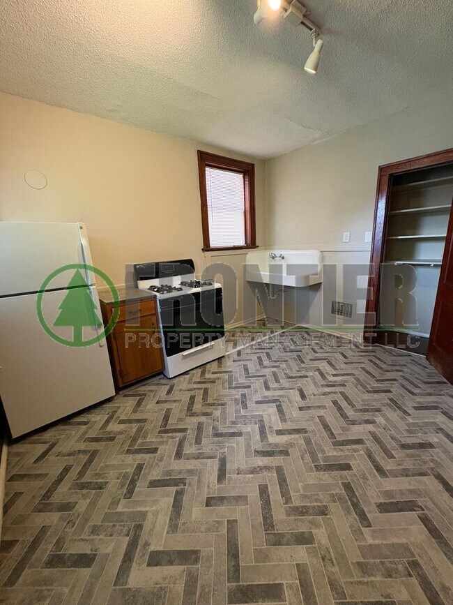 Photo - 4759 Alaska Ave Unidad 4759 Alaska Ave Apt B