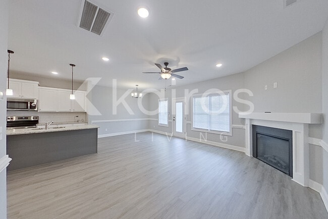 Photo - 3705 Oak Leaf Wy