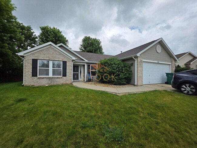 Building Photo - COZY 3BR HOME W/ RELAXING BACKYARD