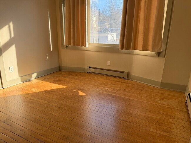 Photo - 408 Central St Apartment Unit 5