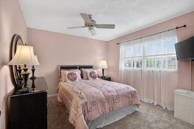 Photo - 6357 Overland Dr