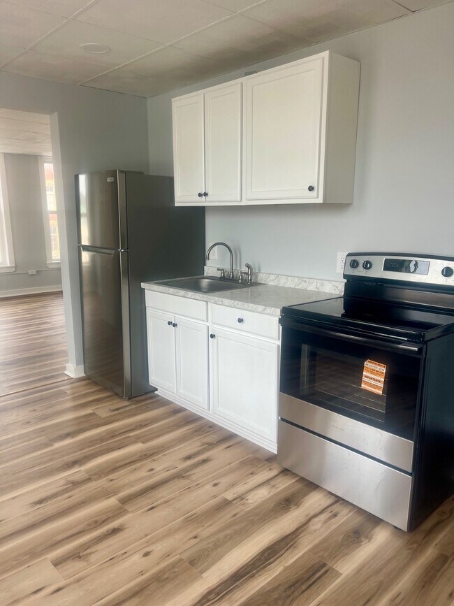 Photo - 43-45-45 N Broad St