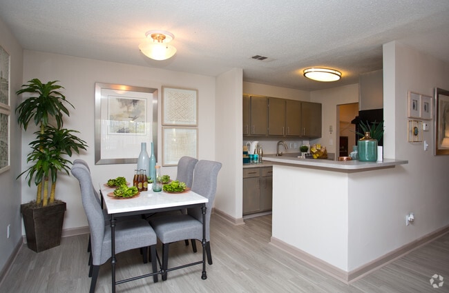 2BR, 2BA - 1,152 SF