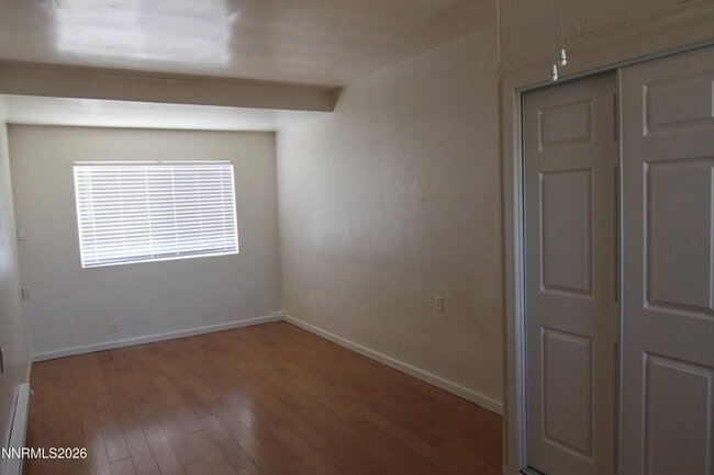 Photo - 1070 Kirman Ave