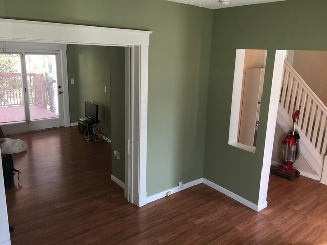 Open Floor plan - 4122 Maple Dr