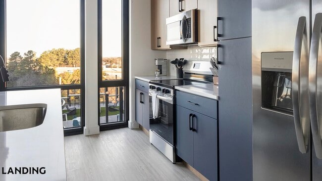 Photo - 1007 S Mint St Unidad 710