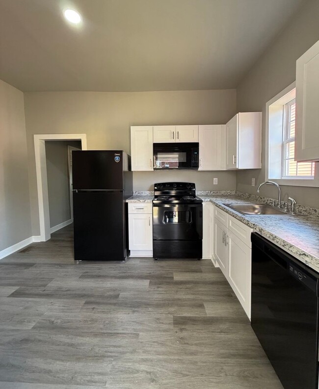 Building Photo - Charming 3-Bedroom Home in Winston-Salem