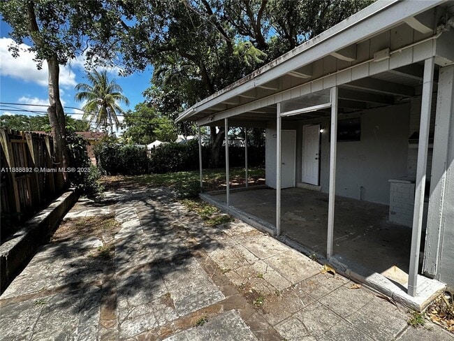 Photo - 31 NE 195th St House