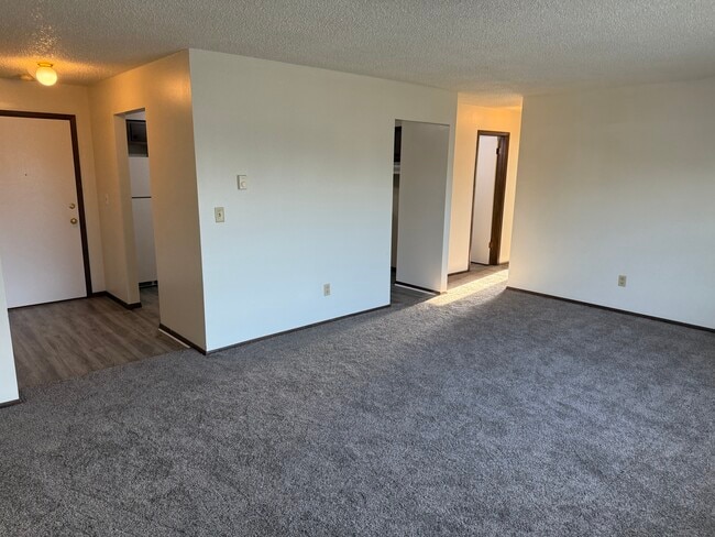 Building Photo - 109 E Monroe Ave Rental
