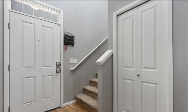 Photo - Large 4 bedroom home-Pet friendly! Just re...