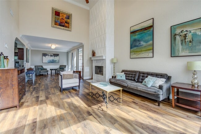 Building Photo - 2527 Potomac Dr Unit D