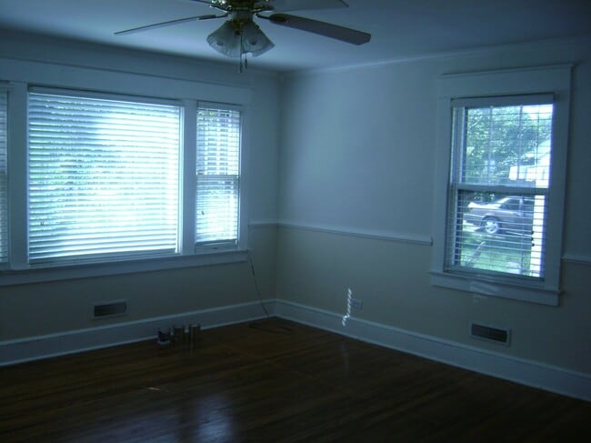 Building Photo - 1206 Cherry Ave Unit A