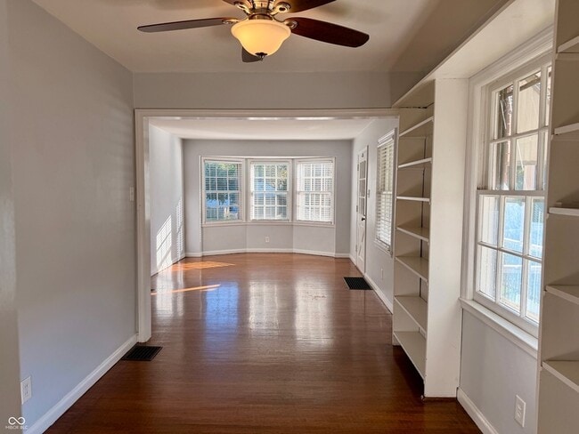 Photo - 1524 E 54th St