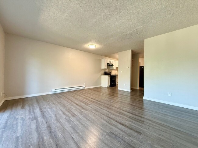 Photo - 1004 S Cloverdale St Unidad 305