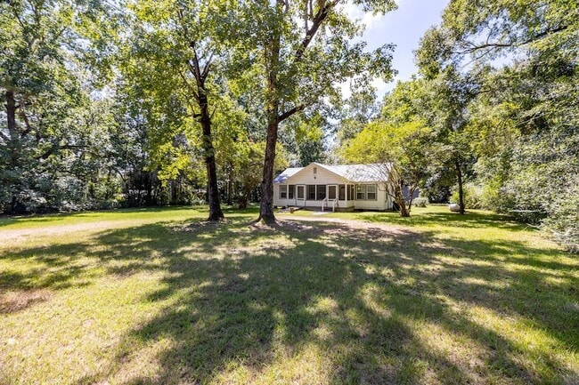 Building Photo - 221 Bowen Loop Rental