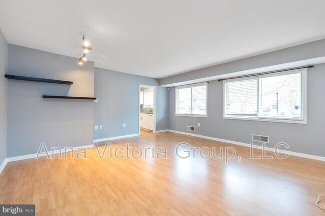 Photo - 10620 Weymouth St Unit 1