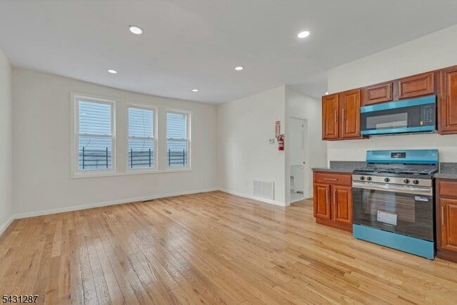 Photo - 101 Hedden Terrace Unit 1