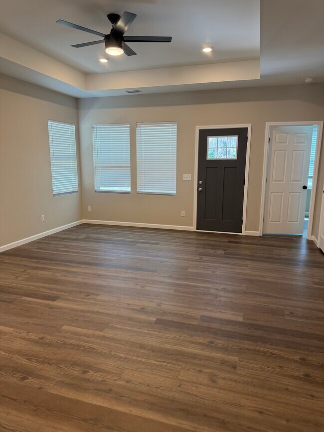 Photo - 3919 Crane St