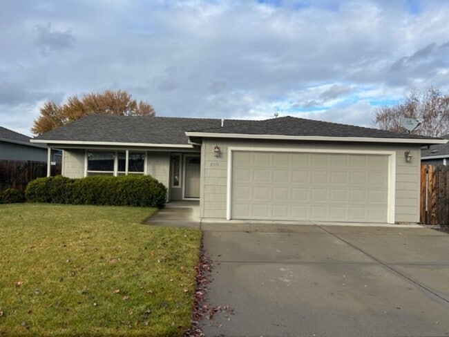 SPACIOUS 3 BEDROOM/ 2 BATH HOME WITH RV/BO... - SPACIOUS 3 BEDROOM/ 2 BATH HOME WITH RV/BO...