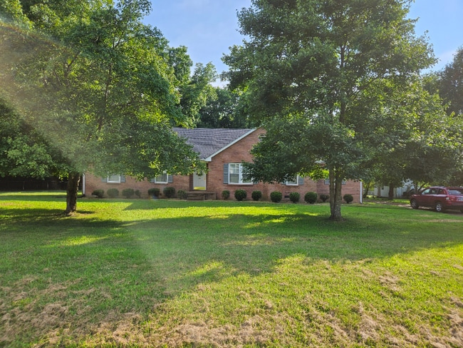 Building Photo - 1011 Brookwood Dr Rental