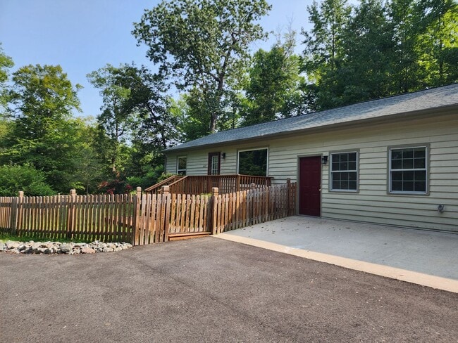 Cozy 1 Bedroom Home in New Kent County! - Cozy 1 Bedroom Home in New Kent County!