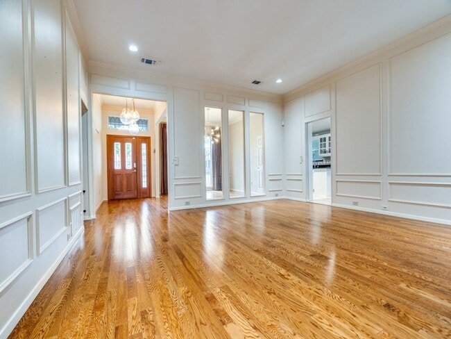 Photo - 1728 Tawakoni Ln