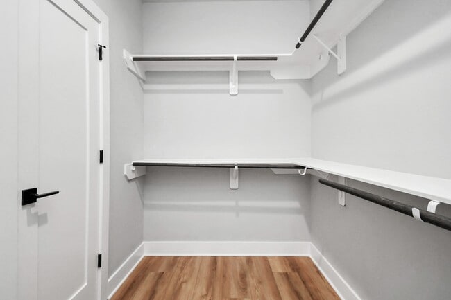 Photo - 6817 Peerless St