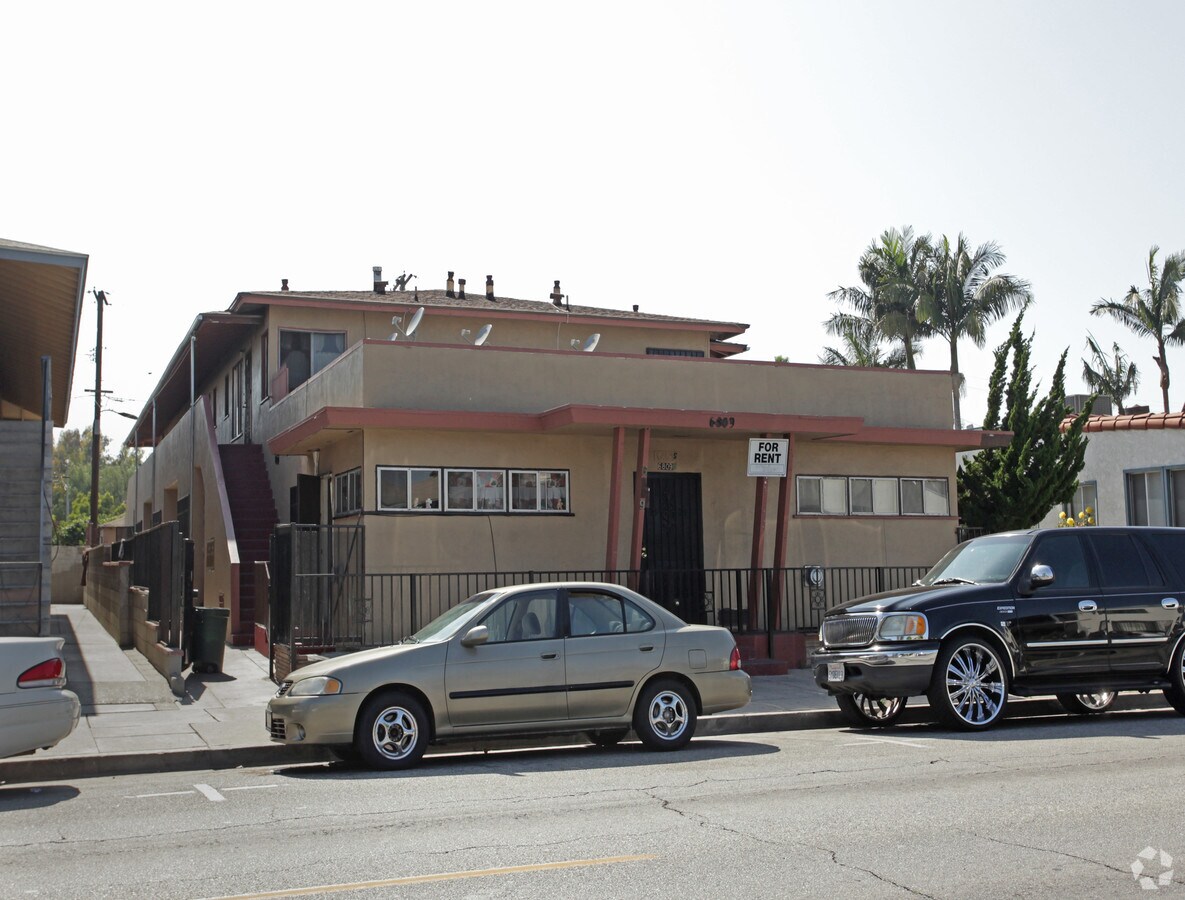 Photo - 6809 Seville Ave Apartments