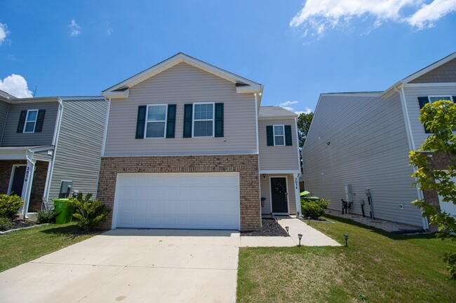 Photo - Stylish & Spacious Pet-Friendly Home in Bowden Village – 2034 Eldridge Rd, Columbia, SC 29209