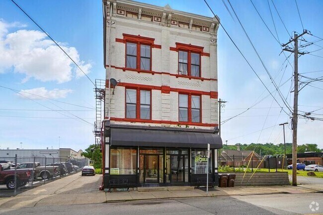 Building Photo - 3032 Colerain Ave Rental